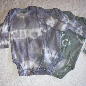 CARTERS CHILD OF MINE LONG SLEEVE 6-9 MONTHS 3 PACK